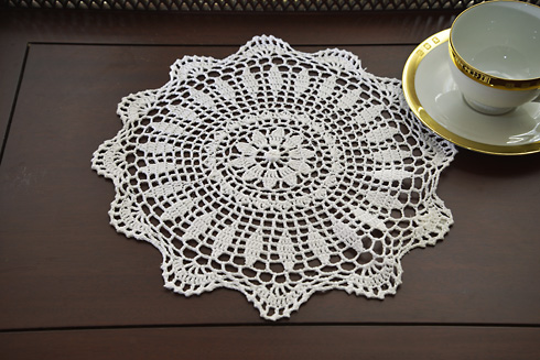 White color Crochet Round Doilies 12" Round. 4 pieces.